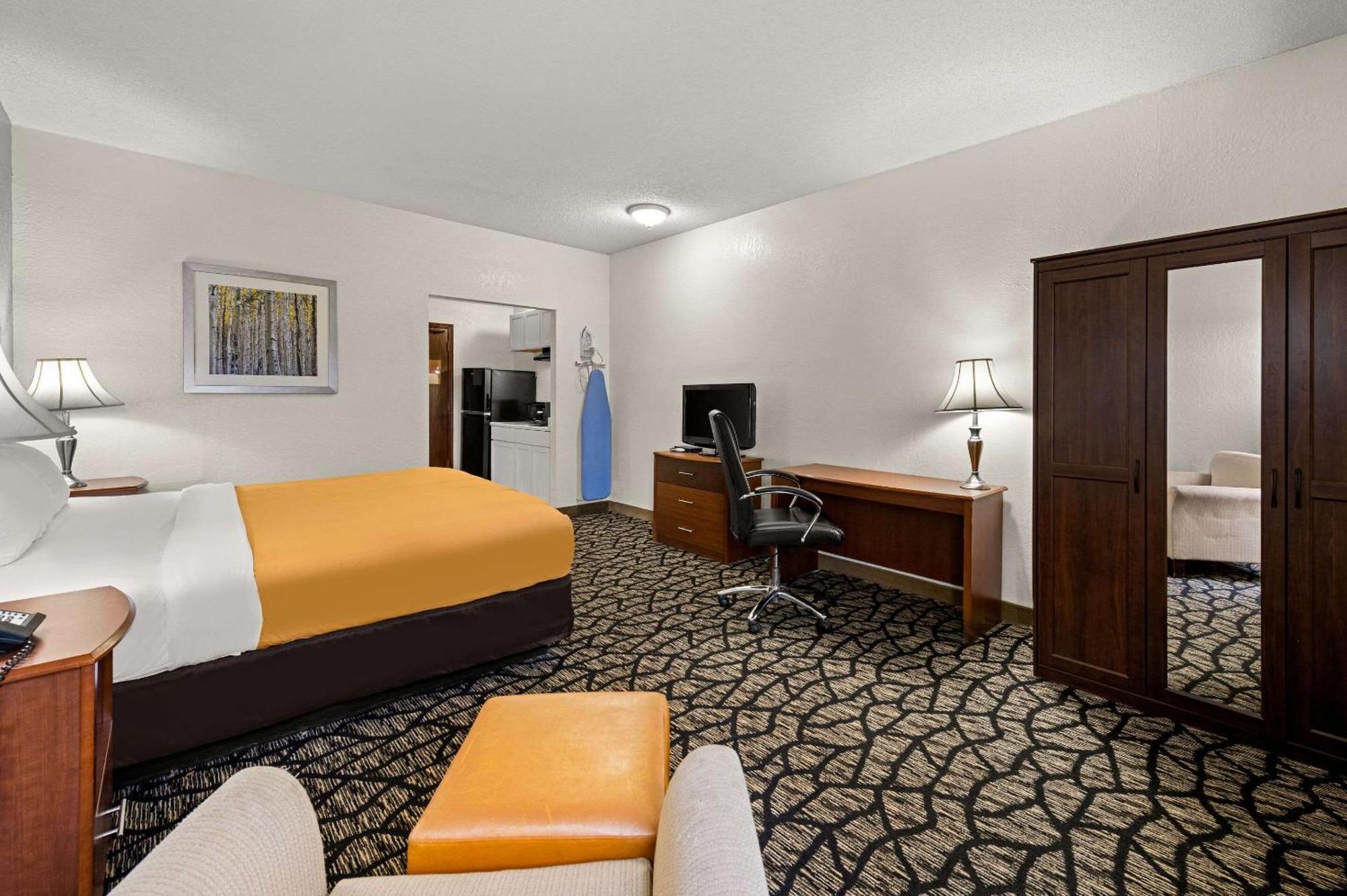 Suburban Studios Kansas City Airport North Platte City Exterior photo